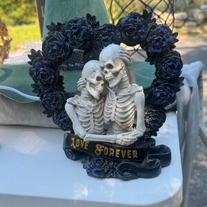 skeleton couple ‘love forever’ halloween decor